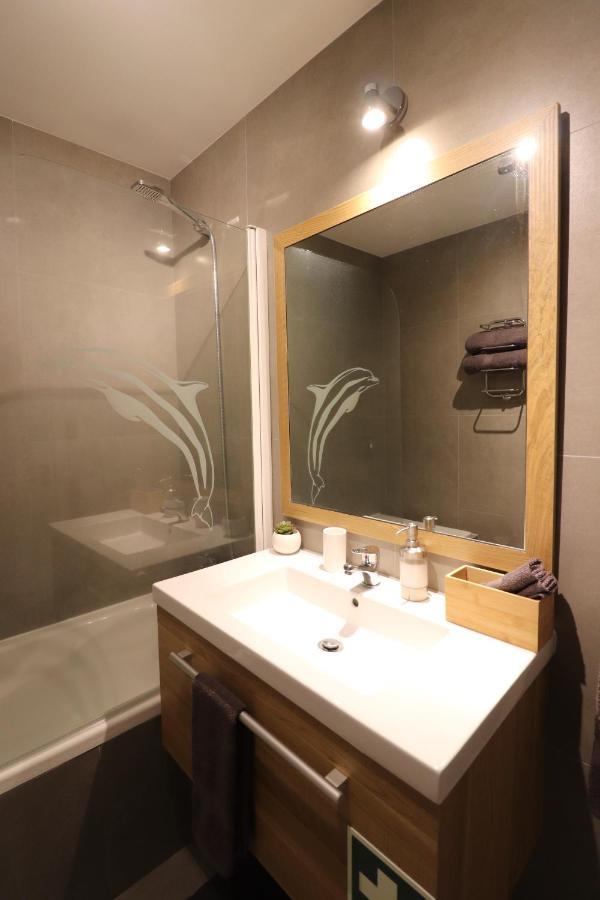Highrise Madalenas Apartment ฟุงชาล ภายนอก รูปภาพ