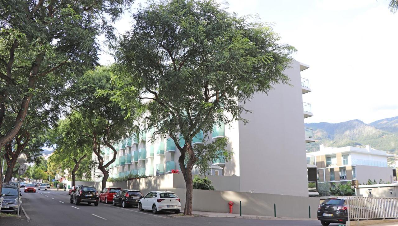 Highrise Madalenas Apartment ฟุงชาล ภายนอก รูปภาพ