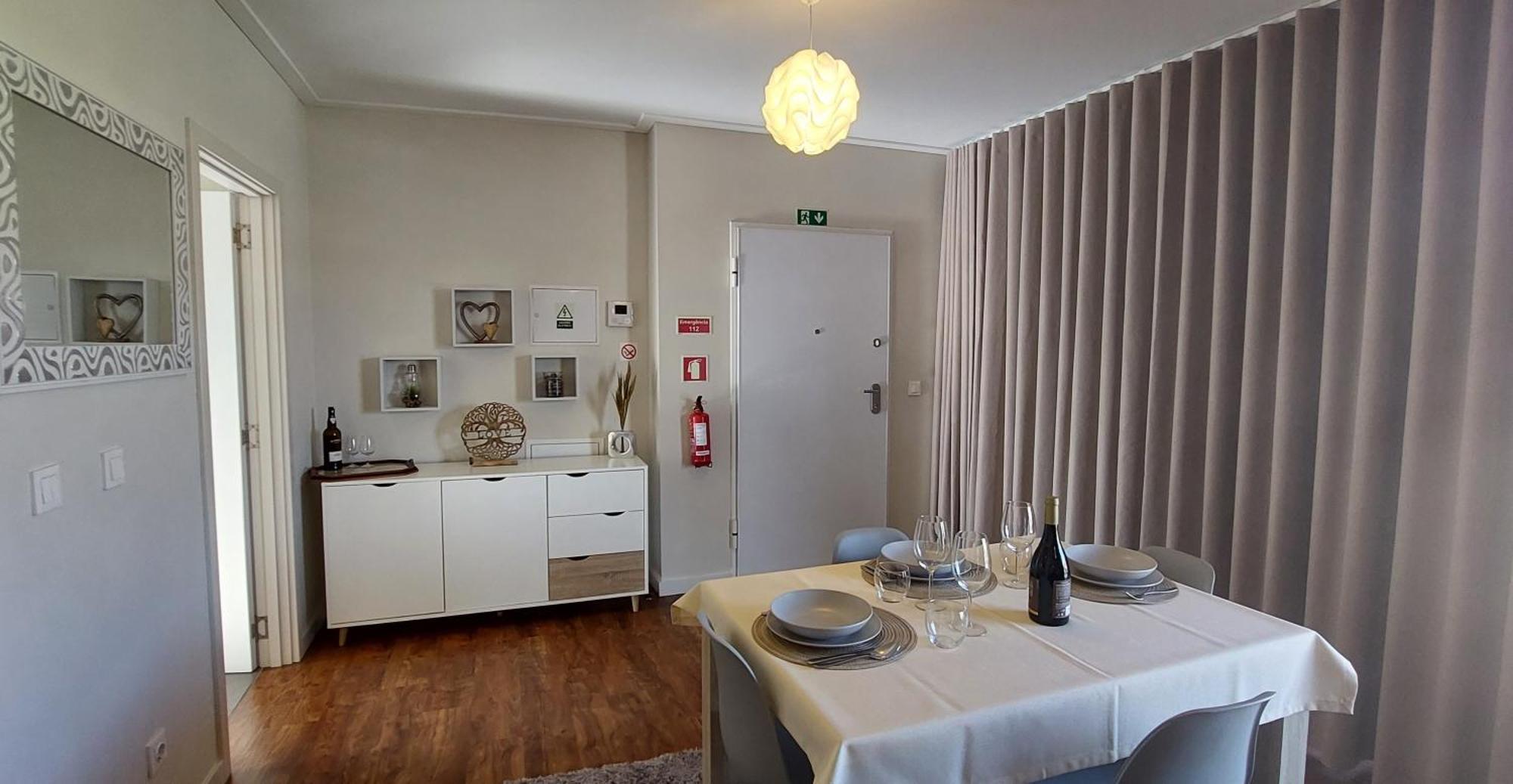 Highrise Madalenas Apartment ฟุงชาล ภายนอก รูปภาพ